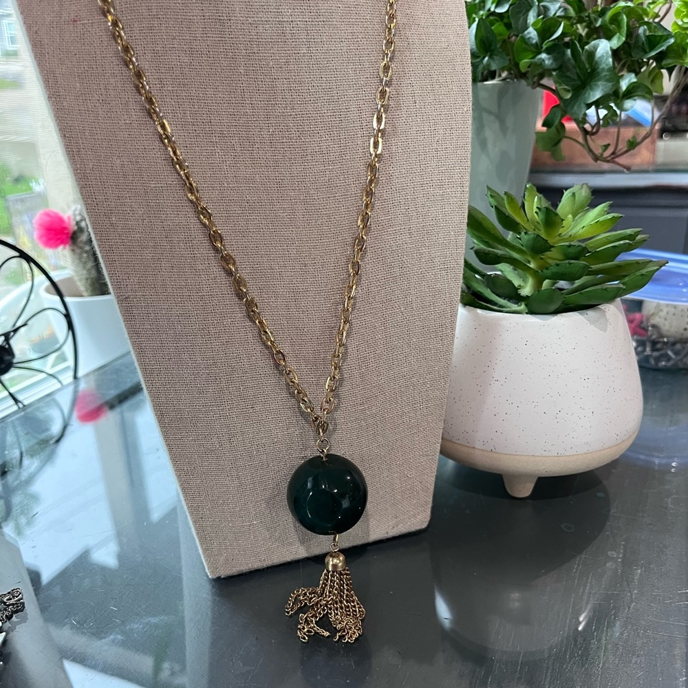 N082 Gold Chain Necklace with Dark Green Pendant Tassel 34” 4.5”